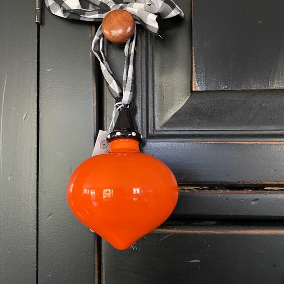 NWT CLAY CHICK CERAMICS Solid Ornament w/Ribbon - Picture 4 of 5